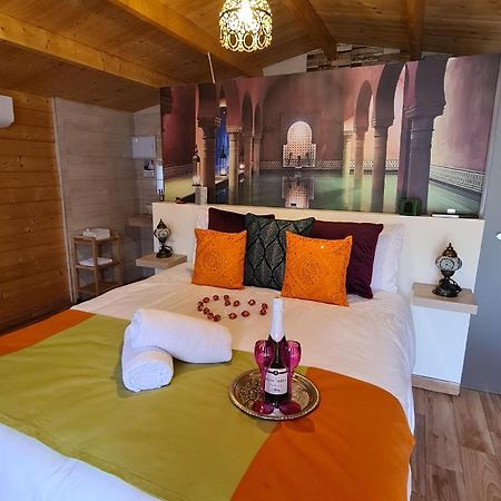Mahalo Glamping Hotel Fuengirola Eksteriør billede