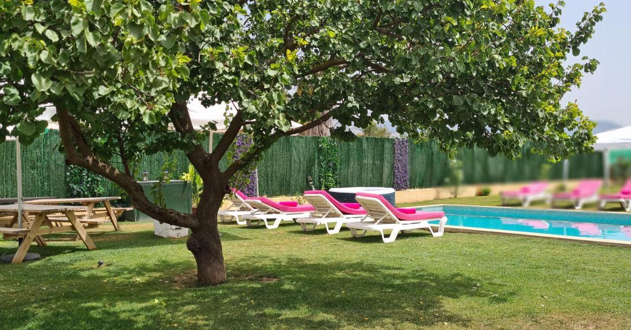 Mahalo Glamping Hotel Fuengirola Eksteriør billede